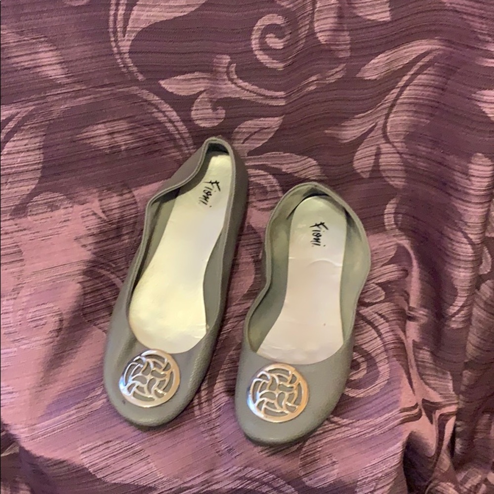 Gray ballet flats
